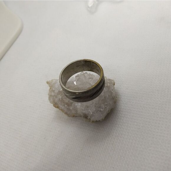 Sterling ring size 7 - Picture 3 of 3